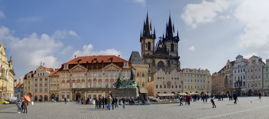 Prague : The Musical City. The Old Town Square and Astronomical Clock. The Blogging Musician @ adamharkus.com