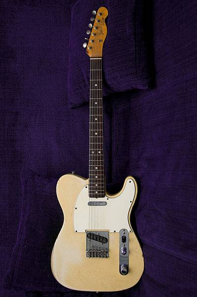 Fender Stratocaster vs Telecaster. The Fender Telecaster. The Blogging Musician @ adamharkus.com