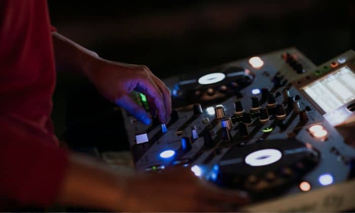 Incorporating Live Music into Your Wedding Ceremony: Tips and Ideas. The Blogging Musician @ adamharkus.com