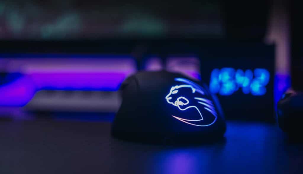 Photo by FOX ^.ᆽ.^= ∫: https://www.pexels.com/photo/selective-focus-photography-of-black-gaming-mouse-1486294/