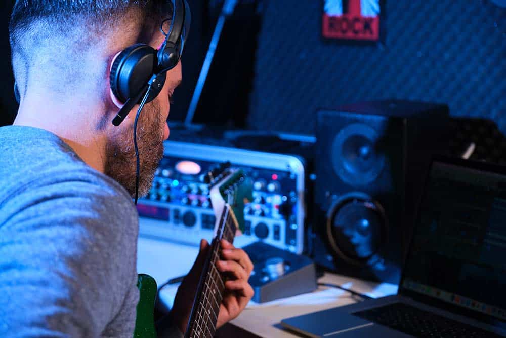 Demystifying Guitar Compression: Why Your Mix Needs More Than a Pedal . The Blogging Musician @ adamharkus.com